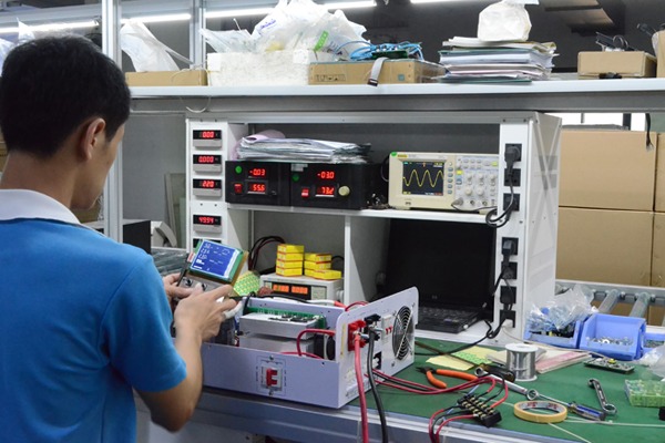 Cómo elegir el fabricante del inversor de potencia OEM